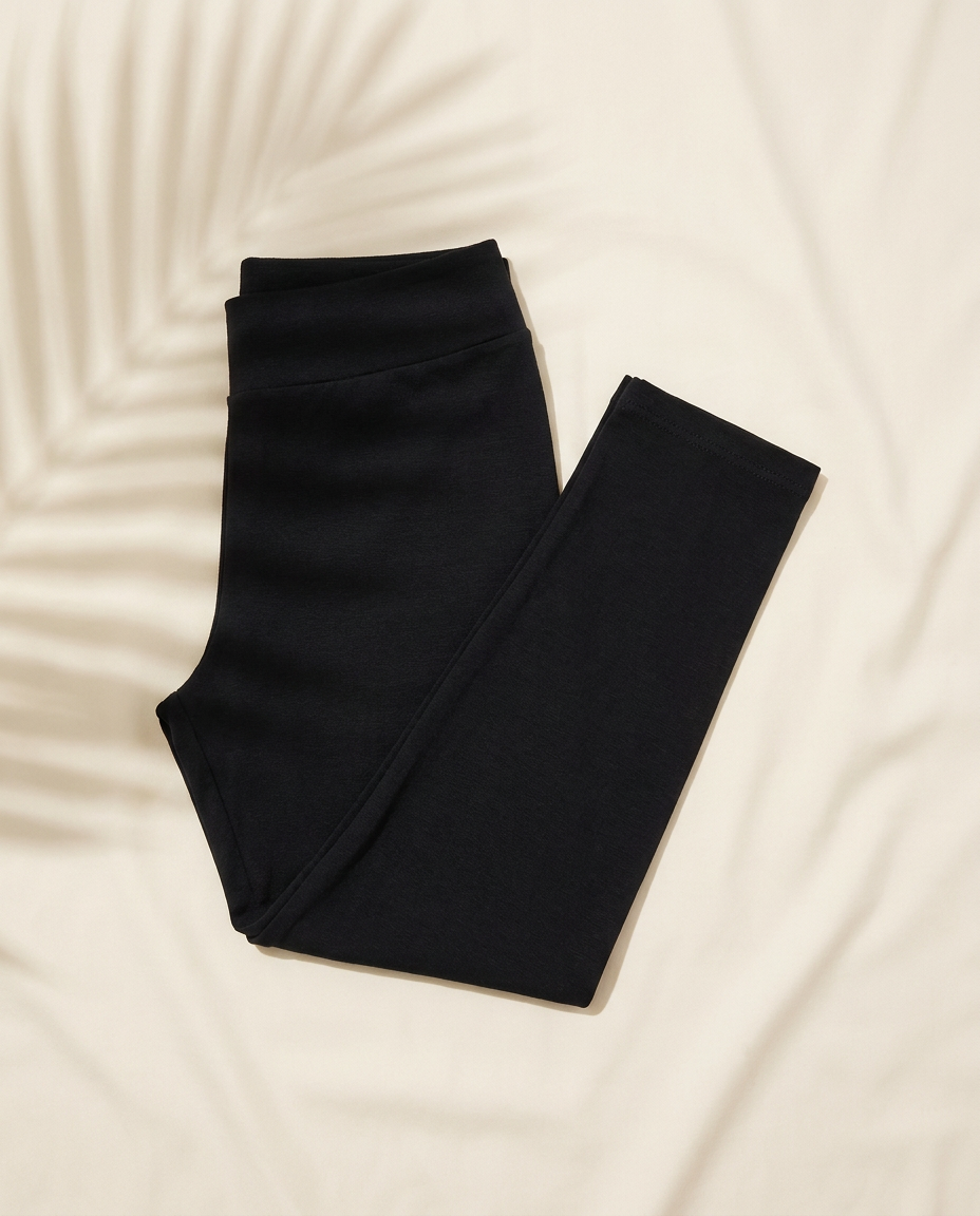 Black Signature Capri Leggings